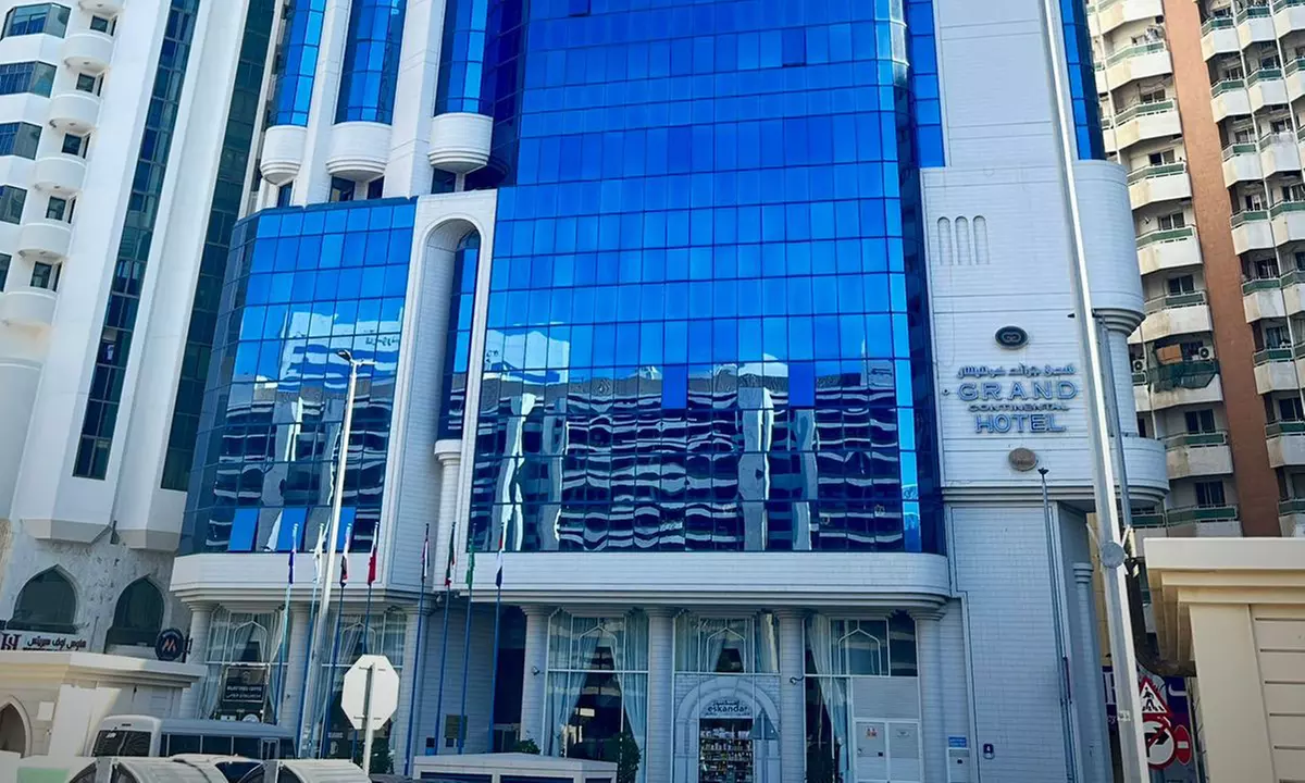 Lunch or Dinner Buffet with Beverages:Child (AED 35), Adult (AED 109)