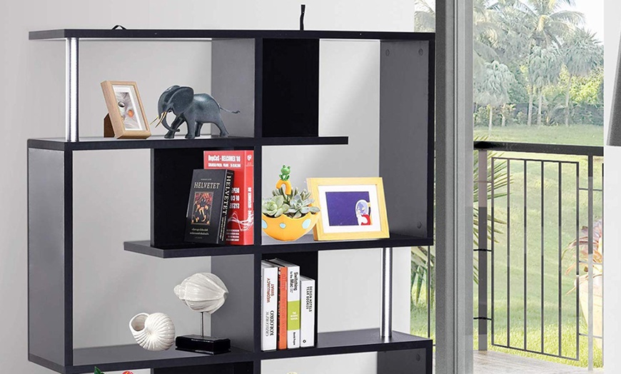 Image 7: Five-Tier S-Shape Bookshelf