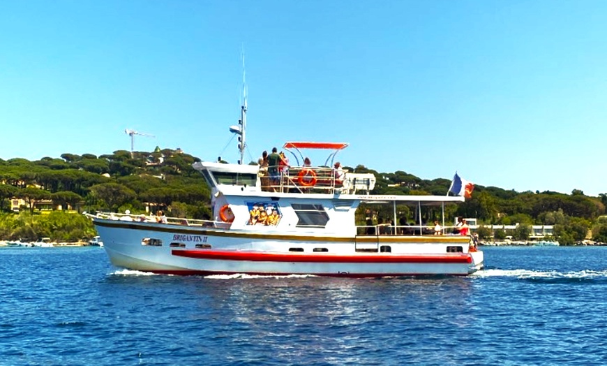 Image 4: Promenade en mer autour de Saint-Tropez avec Le Brigantin II