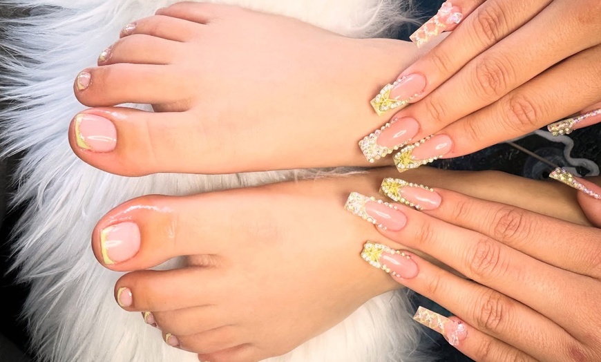 Image 1: Options of Regular Manicure or Gel Manicure with(out) Regular Pedicure