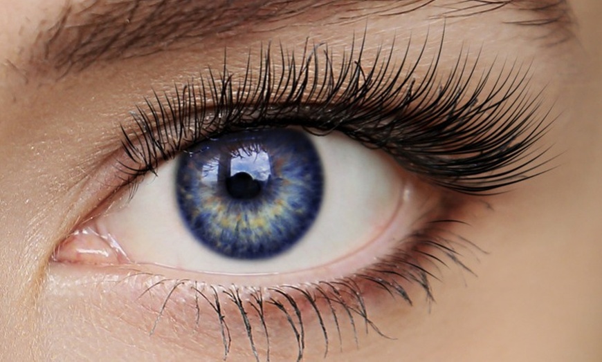 Image 2: Oogleden die weer spreken: 1, 3 of 6 laser ooglidcorrecties