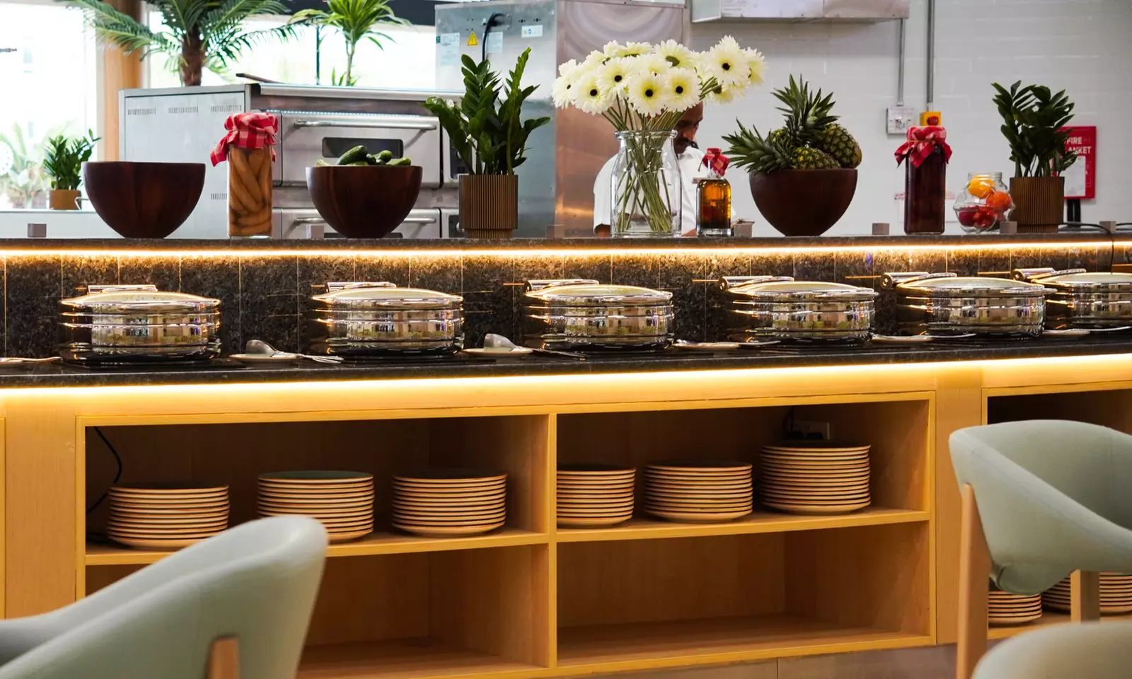 Enjoy 5* International, Italian, Mediterranean, or Seafood Theme Night