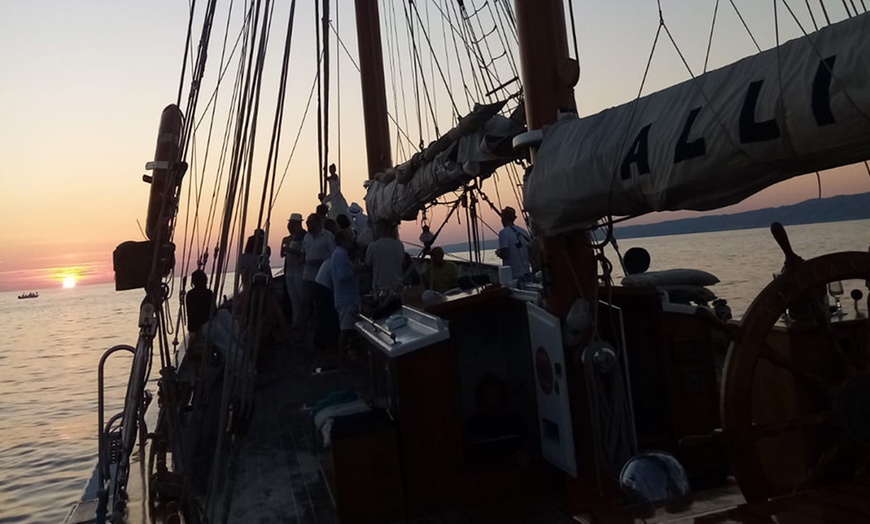 Image 16: Croisière en voilier en journée ou soirée avec Goelette Alliance