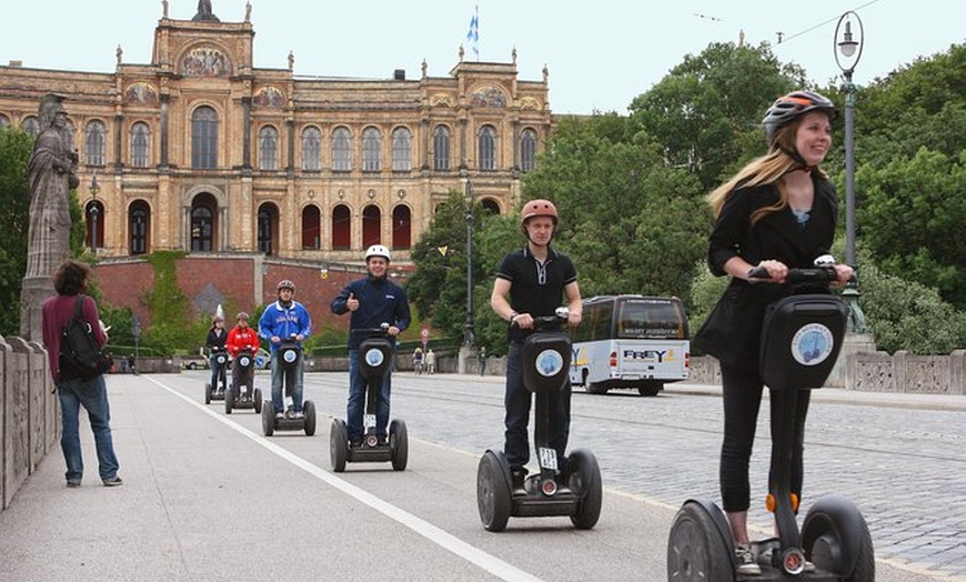 Image 2: 3 Std. Segway Tour durch München für 1, 2 oder 4 Personen