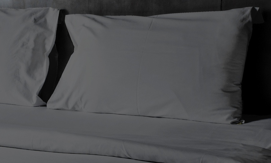 Image 2: Queen Size Luxury Comfort 4-Piece 1800 Series Bedding Super Soft Feel Sheet Sets