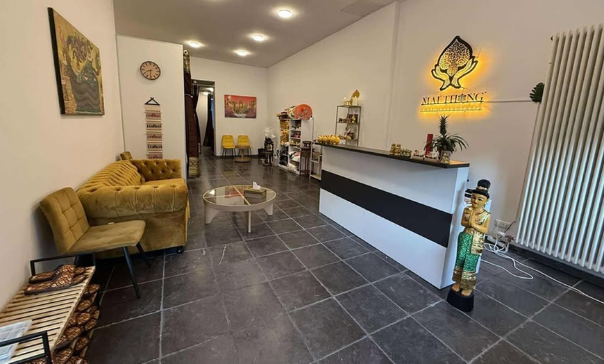 Image 7: 60 oder 90 Min. Thai Aromaöl- und Hot Stone Massage für 1 Person
