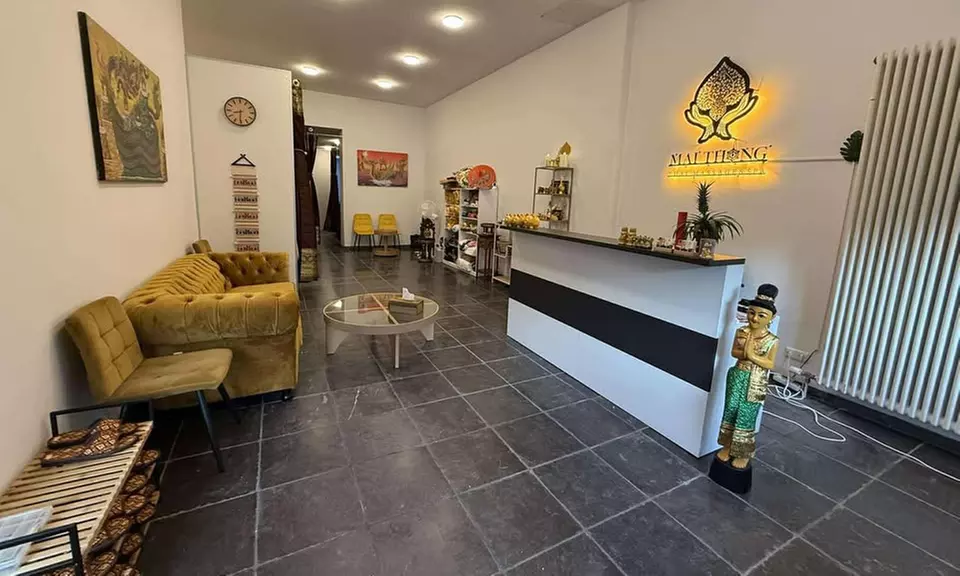 60 oder 90 Min. Thai Aromaöl- und Hot Stone Massage für 1 Person