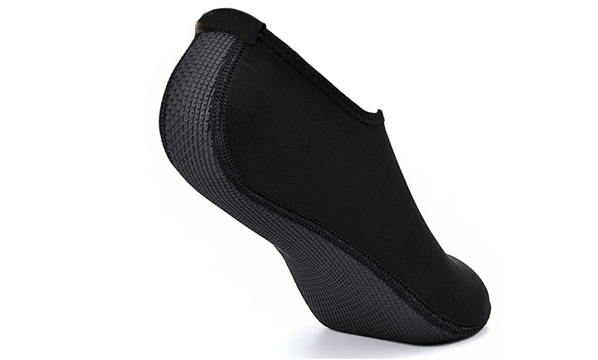 Image 4: 2 Pack Water Shoes Barefoot Quick-Dry Aqua Yoga Socks Slip-On Beach Swim Surf