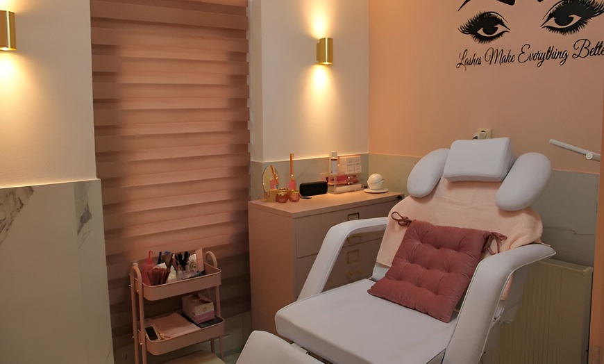 Image 2: Gezichtsbehandeling met optioneel massage in Amsterdam en Rotterdam
