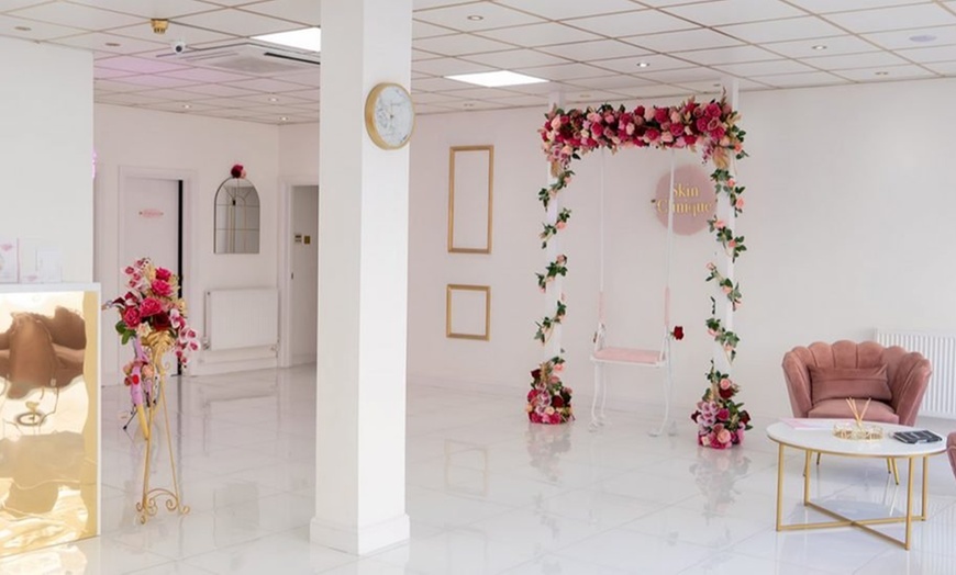 Image 2: Unwind with One or Two Sessions – 60 or 90-Minute Pamper Package