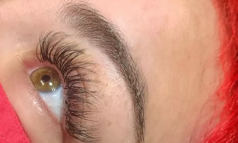 Quick Lash with Lash Cluster Application for Instant Volume