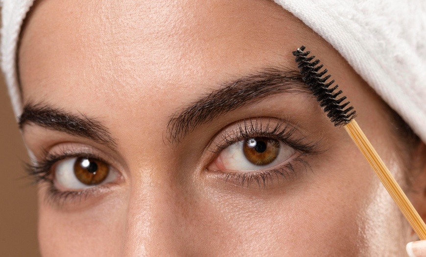 Image 2: Lifting y tinte de pestañas con opción a diseño y depilación de cejas