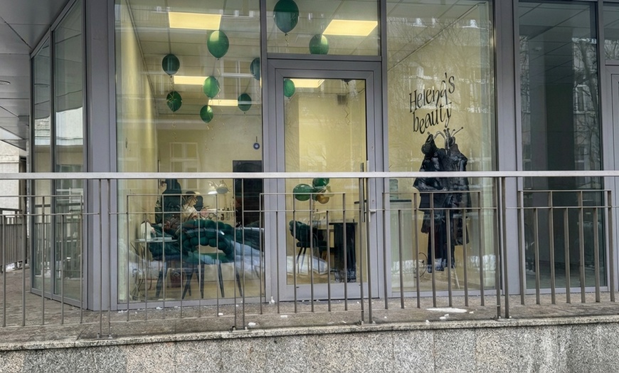 Image 5: Manicure hybrydowy i pedicure kwasowy z malowaniem lakierem hybrydowym