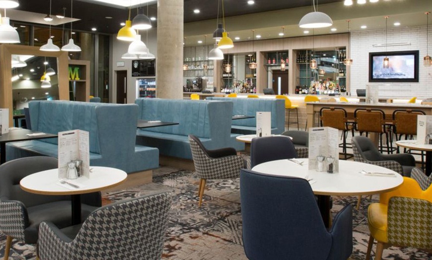 Image 10: Deluxe Asian Pan Afternoon Tea and Prosecco - 4stars Holiday Inn Hotel