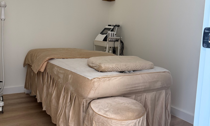Image 4: 30 or 60-Min Deep Tissue Massage with Optional Deep Cleansing Facial