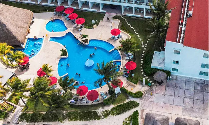 ✈ 4-Night All-Inclusive Mexico Stay with Airfare from Travel by Jen