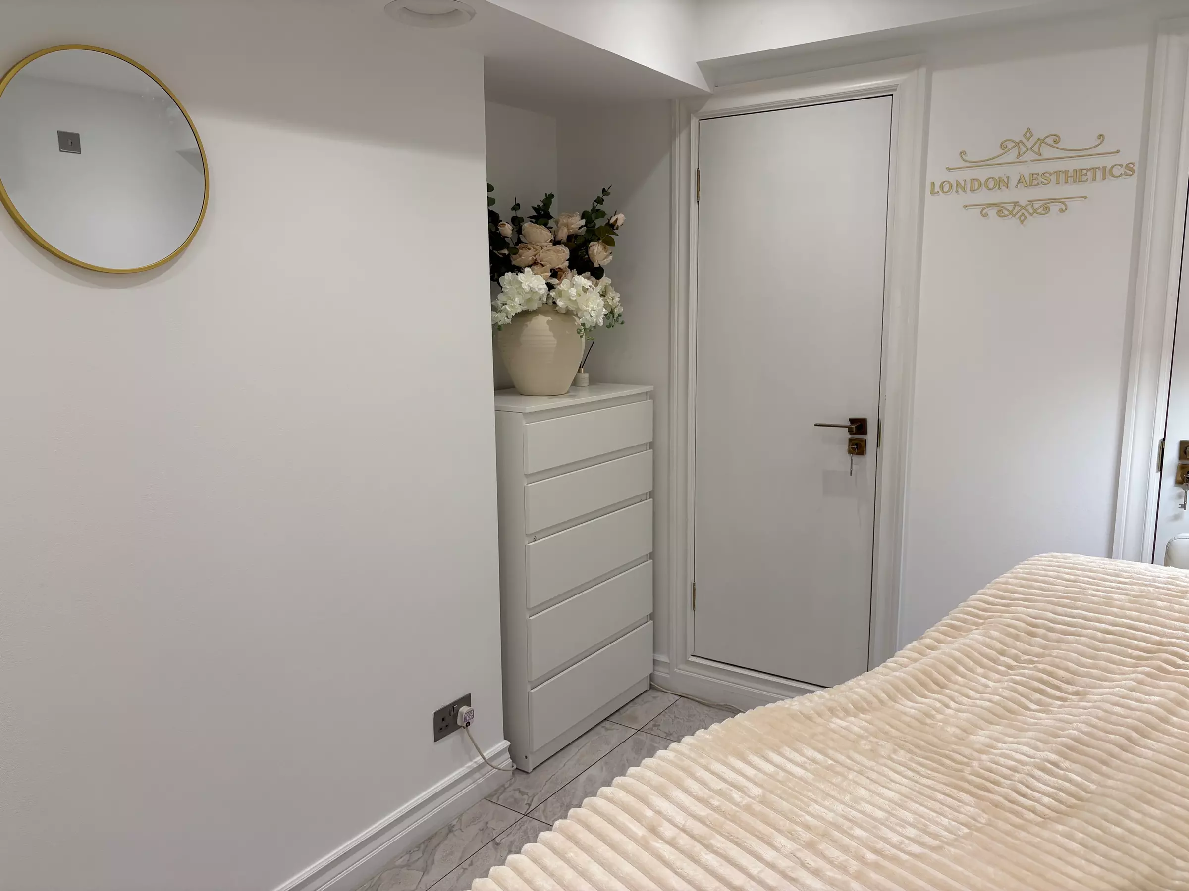 Aqualyx is a Lemon Bottle Fat Dissolving treatment