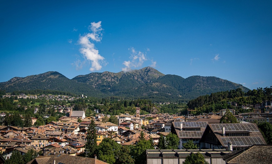 Image 20: Trentino 4*: camera con mezza pensione, piscina, Spa e drink per 2 
