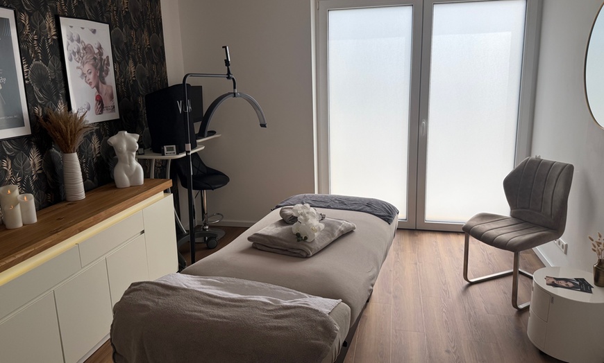 Image 3: 1 oder 3x 30 Min. Mikrodermabrasion (Gesicht) inkl. Serum + Maske