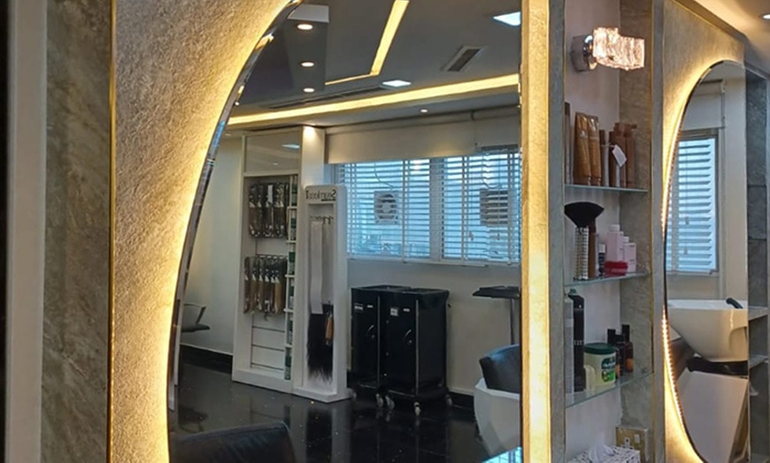 Image 7: 60 Mins Classic Moroccan Bath, Spa, Threading, Mani-Pedi, and Facial