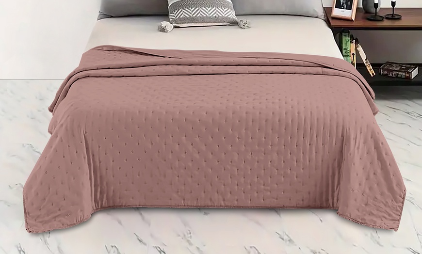 Image 3: Colcha Dorian, de terciopelo 