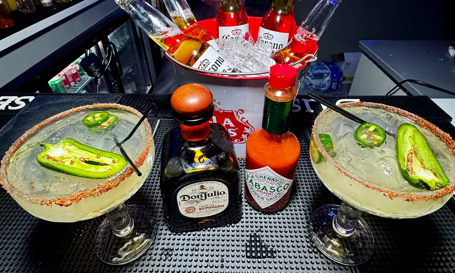 Brunch or Dinner with Cocktails at Swigzz Restaurant & Lounge