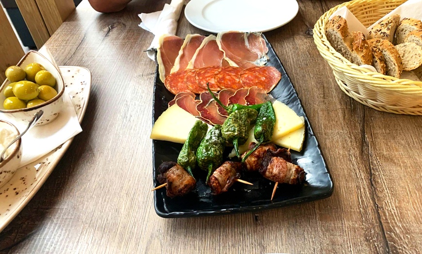 Image 9: Menú mediterráneo light o completo para 2 o 4 personas