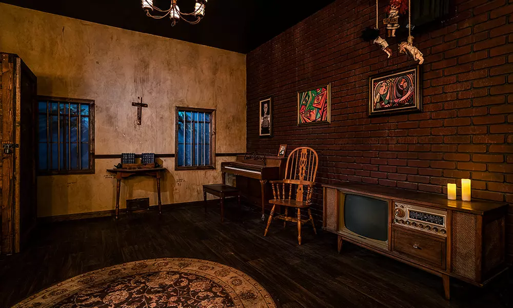 Escape the Ordinary: Private Escape Room Adventures for 2–8 Players!
