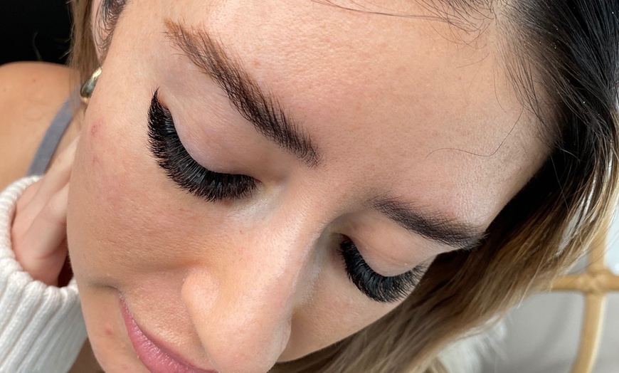 Image 5: Classic Full Set, 2D Light Volume, 3–4D Volume, Mega Volume & More
