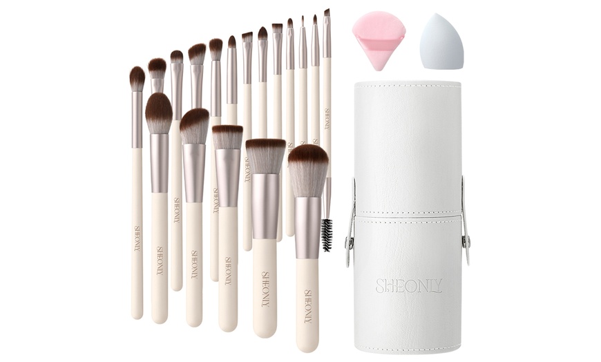 Image 4: 18 Piece Professional Makeup Brush Set 