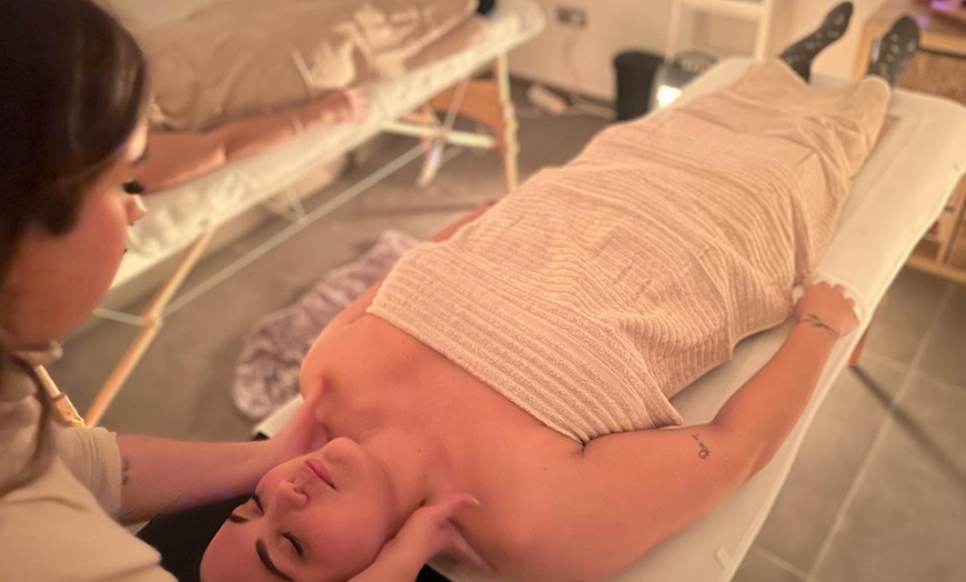 Image 3: Ritual en pareja con masaje de 45 o 60 minutos y copa de cava