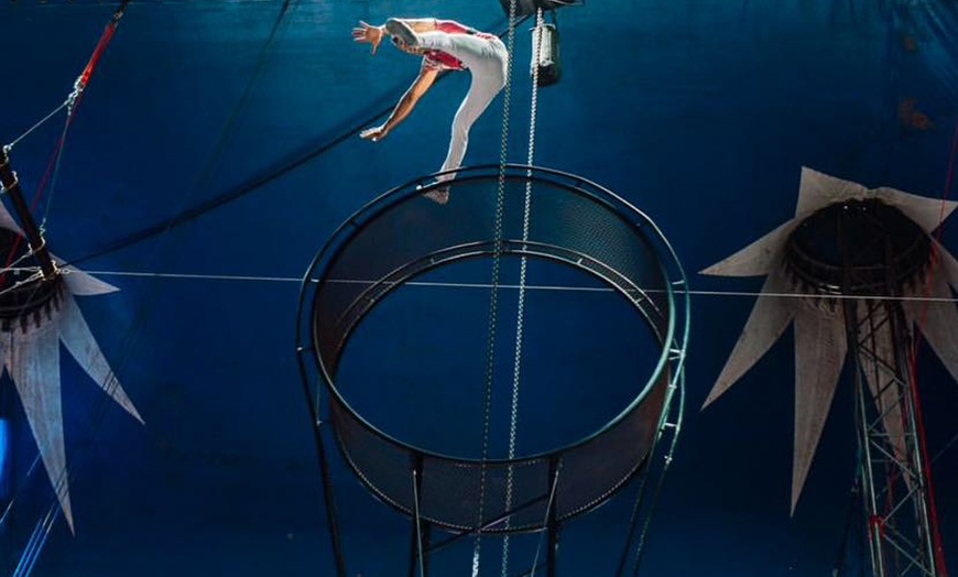 Image 10: Circus Vegas - American Circus