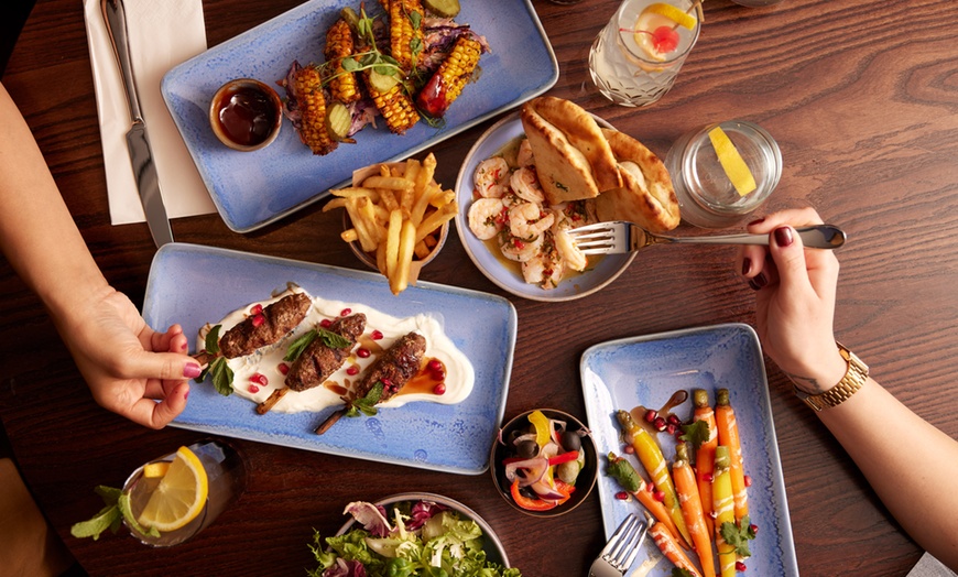 Image 4: 2 Course Bottomless Brunch with Free-Flowing Prosecco, and House Wine