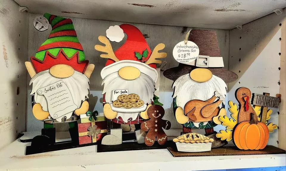 Sip & Craft: Design Your Own Personalized Wood Sign