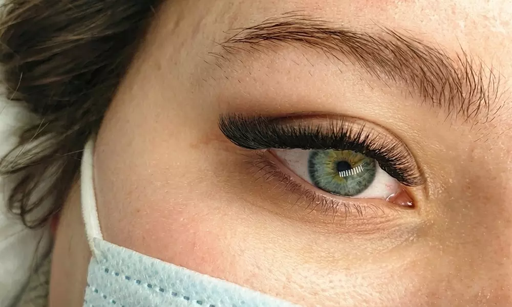 Wimpernverlängerung nach Wahl: Klassisch, Wispy oder Volumen