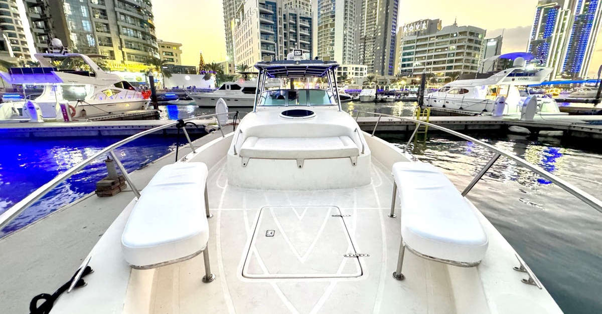Enjoy Luxury Yacht Up To 50 People For 1-3 Hours Enjoy Luxury Yacht Up To 50 People For 1-3 Hours