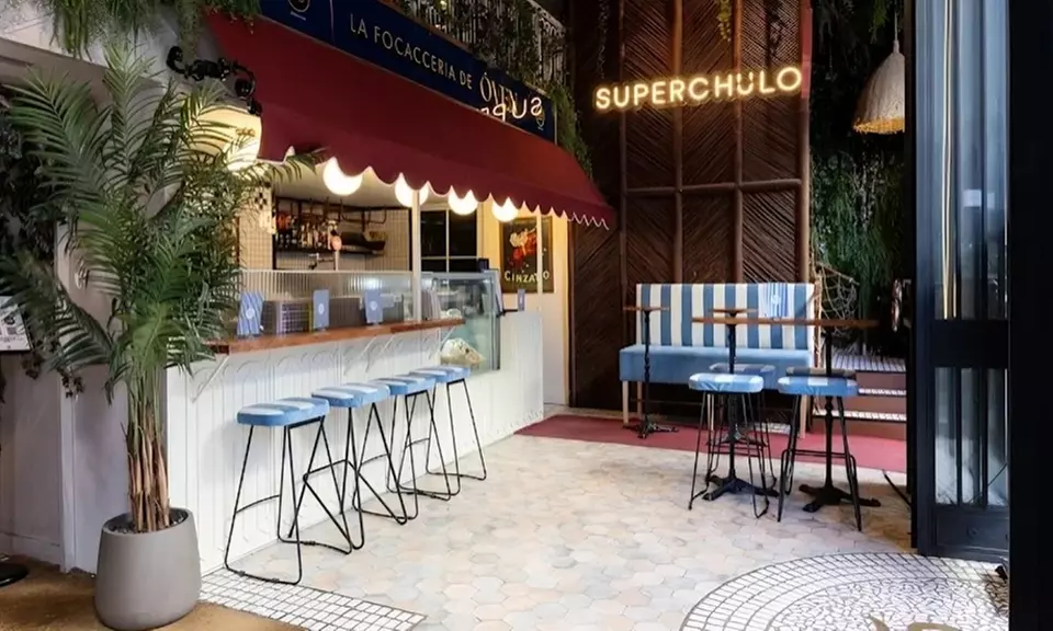 Focaccias italianas con Aperol o limoncello spritz