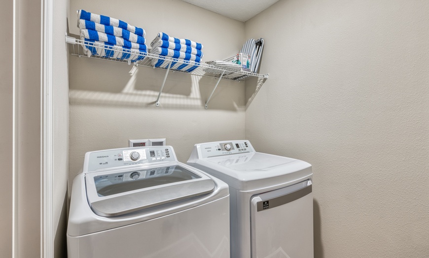 Image 15: Resort Retreat in Orlando’s Vacation Corridor with Private Pools