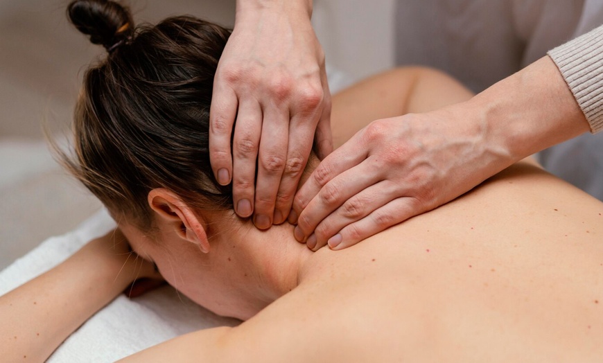 Image 5: Masaje corporal de 30 o 60 minutos con técnica a elegir y presoterapia
