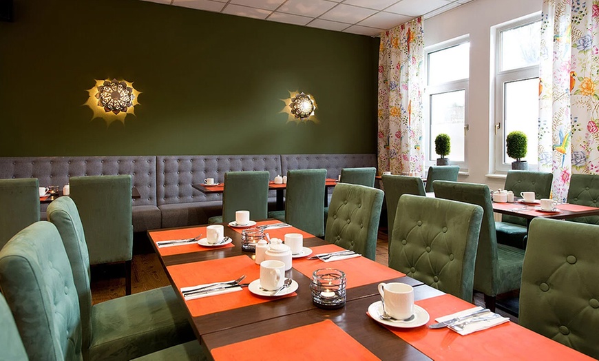 Image 2: Frühstücksbuffet inkl. 1 Glas Sekt für 2 oder 4 Personen