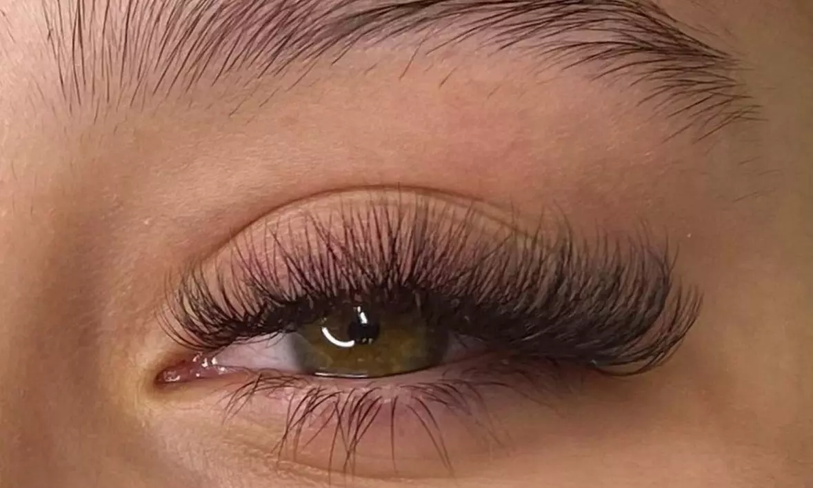 Wimpernverlängerung mit 1:1- oder 2D-3D-Volumentechnik für 1 Person