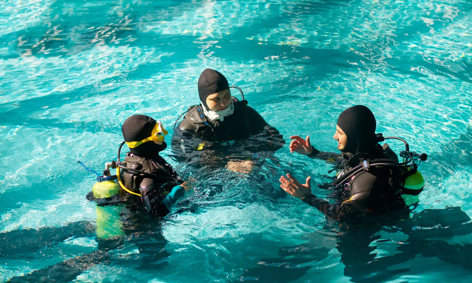 Experiencia inicial de buceo en piscina con instructor para 1 o 2