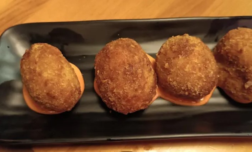 Image 25: Menú para 2 o 4 con entrantes, principales, postres y bebidas 