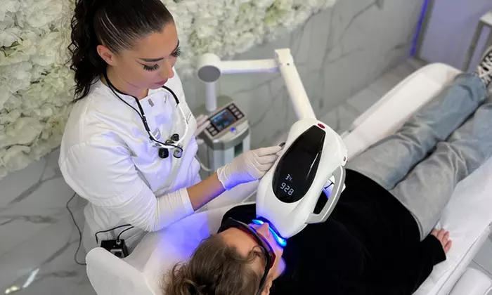 Strahlend weiße Zähne: 30 od. 60 Min. Zahn-Bleaching-Paket für 1 Pers.