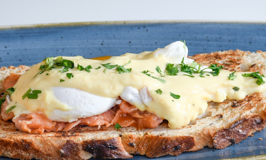 Image 4: Menú brunch para 2 o 4 personas con platos dulces y salados y bebidas