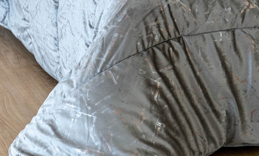 Image 22: Trapunta matrimoniale in velluto con stampa digitale