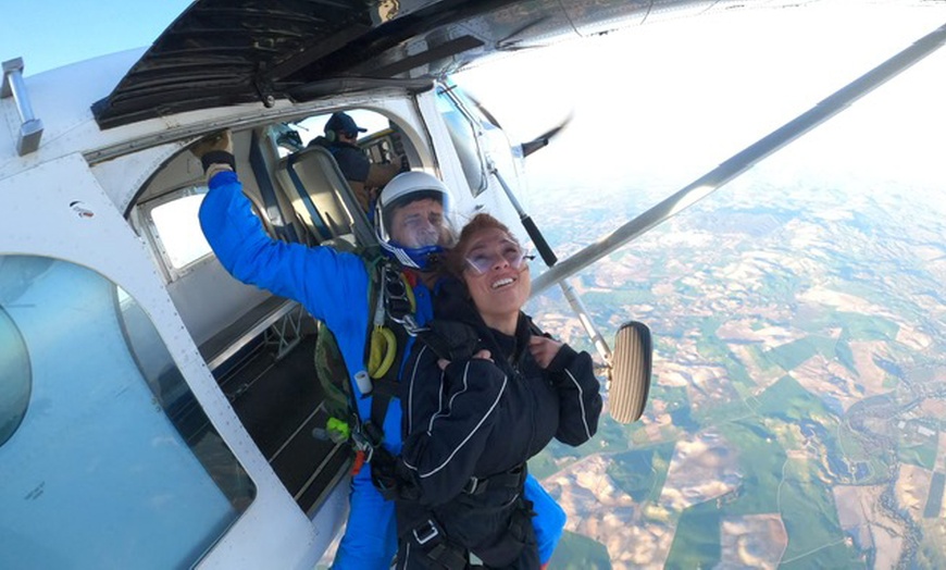 Image 16: Salto tándem en paracaídas para 1 