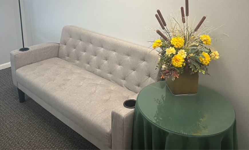 Image 4: 1, 3, or 5 Sessions: 60-Min Choice-of-Massage (Hot Stone/Deep Tissue)