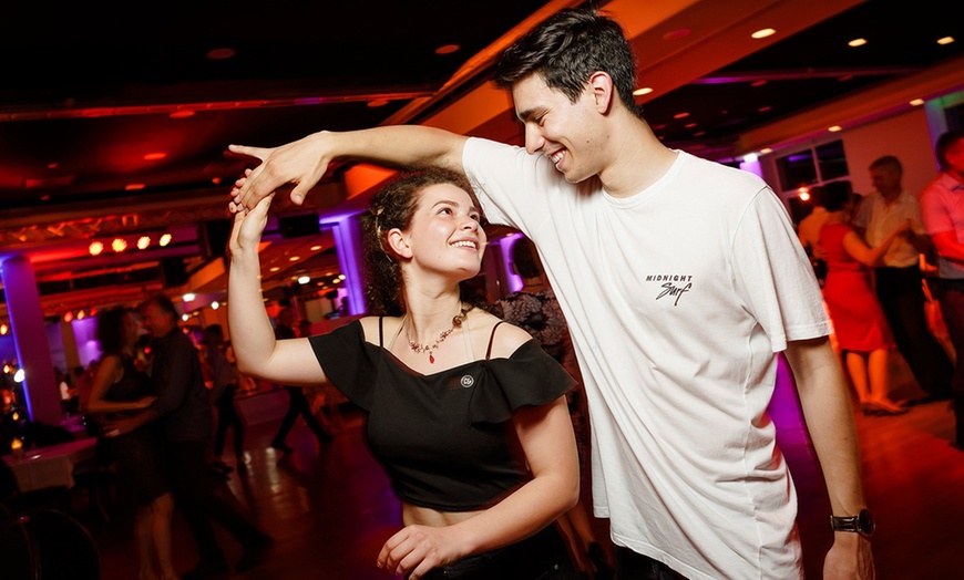 Image 2: Schnupper-Tanzstunde für Paare: 1x 90 Minuten für 2 oder 4 Personen