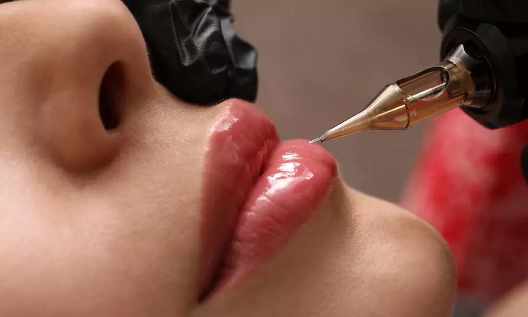 Jusqu'à 69% remise Maquillage permanent chez Gabrielle Beauty